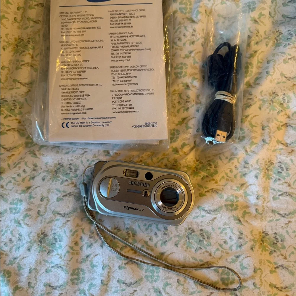 Samsung Digimax A7 Metallic Digital Camera